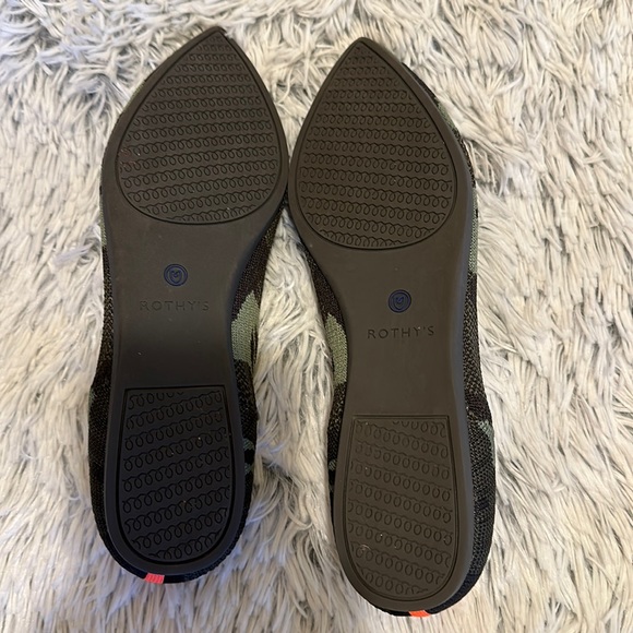 Rothy’s Women’s Spuce The Point Cameo Green Flats - Picture 6 of 7